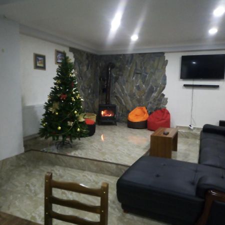 Guesthouse Gera Mestia Extérieur photo