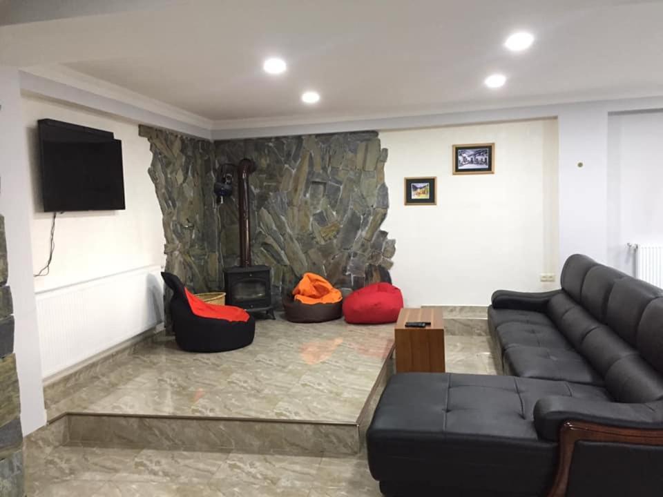 Guesthouse Gera Mestia Extérieur photo