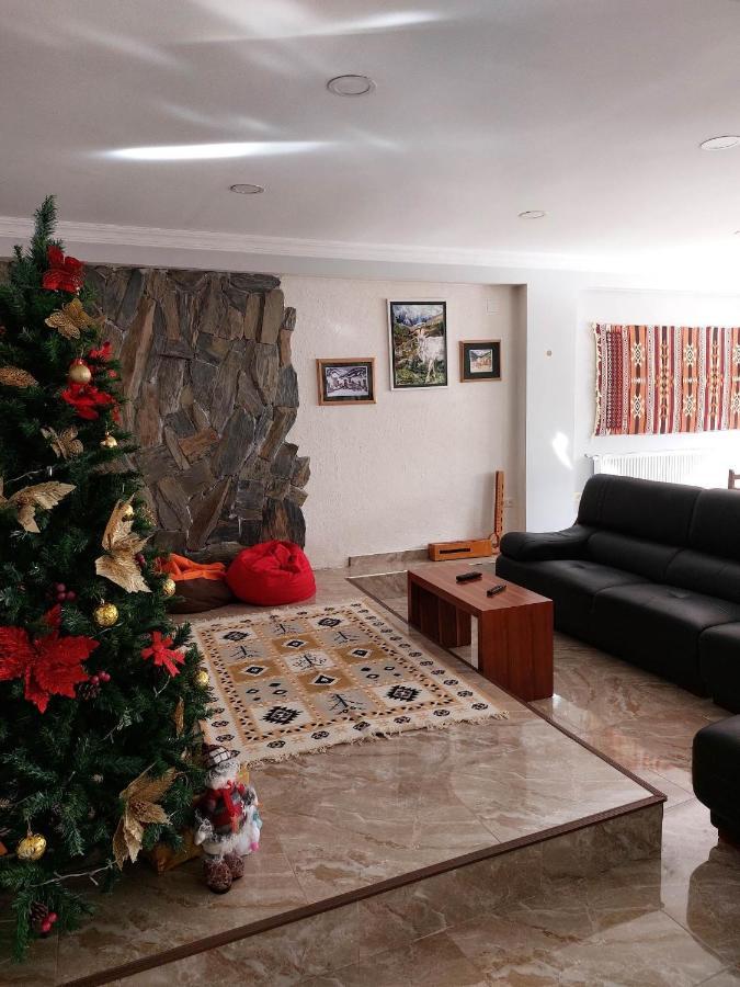 Guesthouse Gera Mestia Extérieur photo