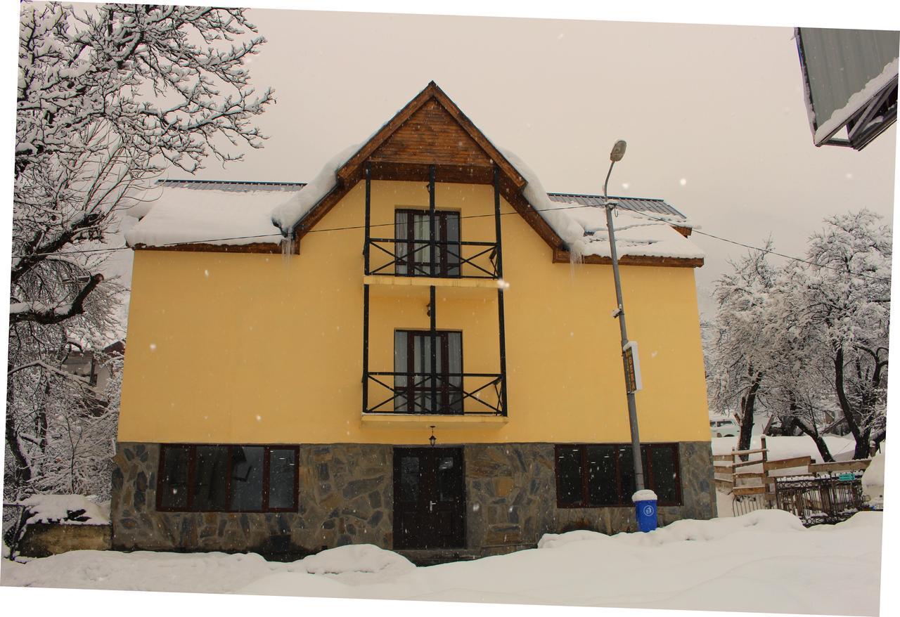 Guesthouse Gera Mestia Extérieur photo