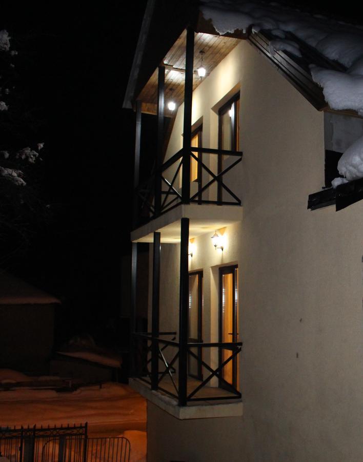 Guesthouse Gera Mestia Extérieur photo