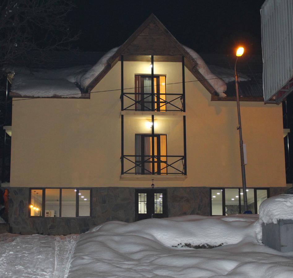 Guesthouse Gera Mestia Extérieur photo