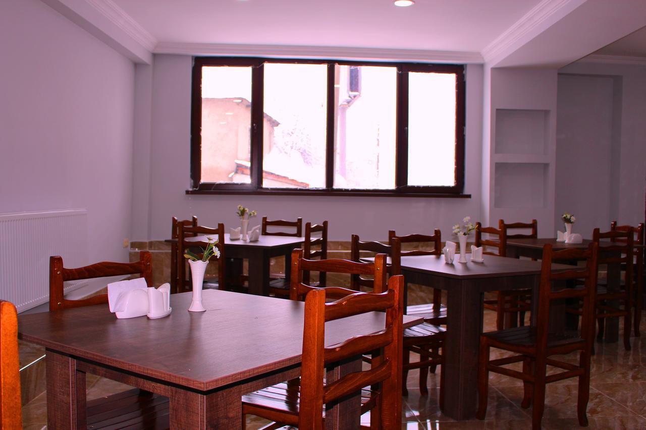 Guesthouse Gera Mestia Extérieur photo